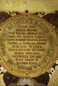 Il medaglione della "Sala dei Nobel" all'Istituto Carducci per i fisici dalla C alla H